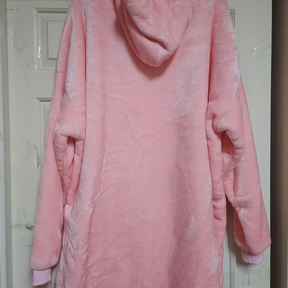 Cozy Pink Overside Hooded Women Sweater - Picture 2 of 5